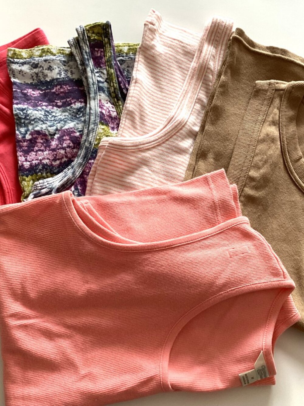 A Bundle of 5 Women's Activewear Workout Tank Tops Colorful Causal Stretchy